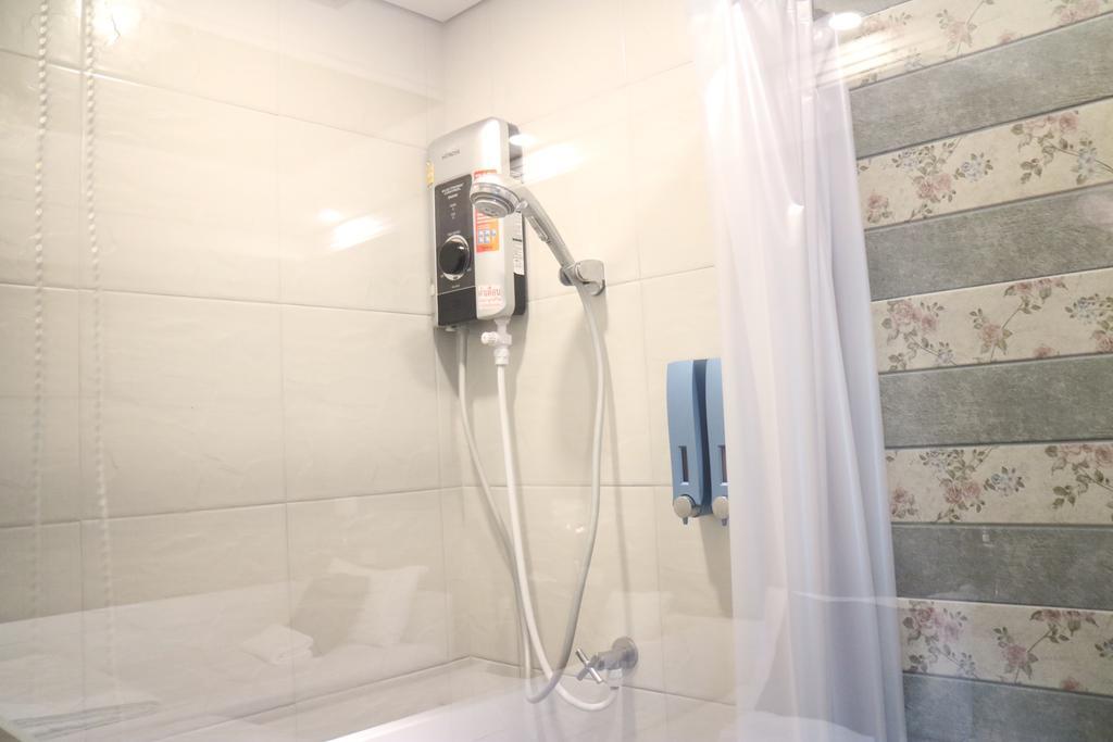 Golden Mountain Hostel Бангкок Екстер'єр фото