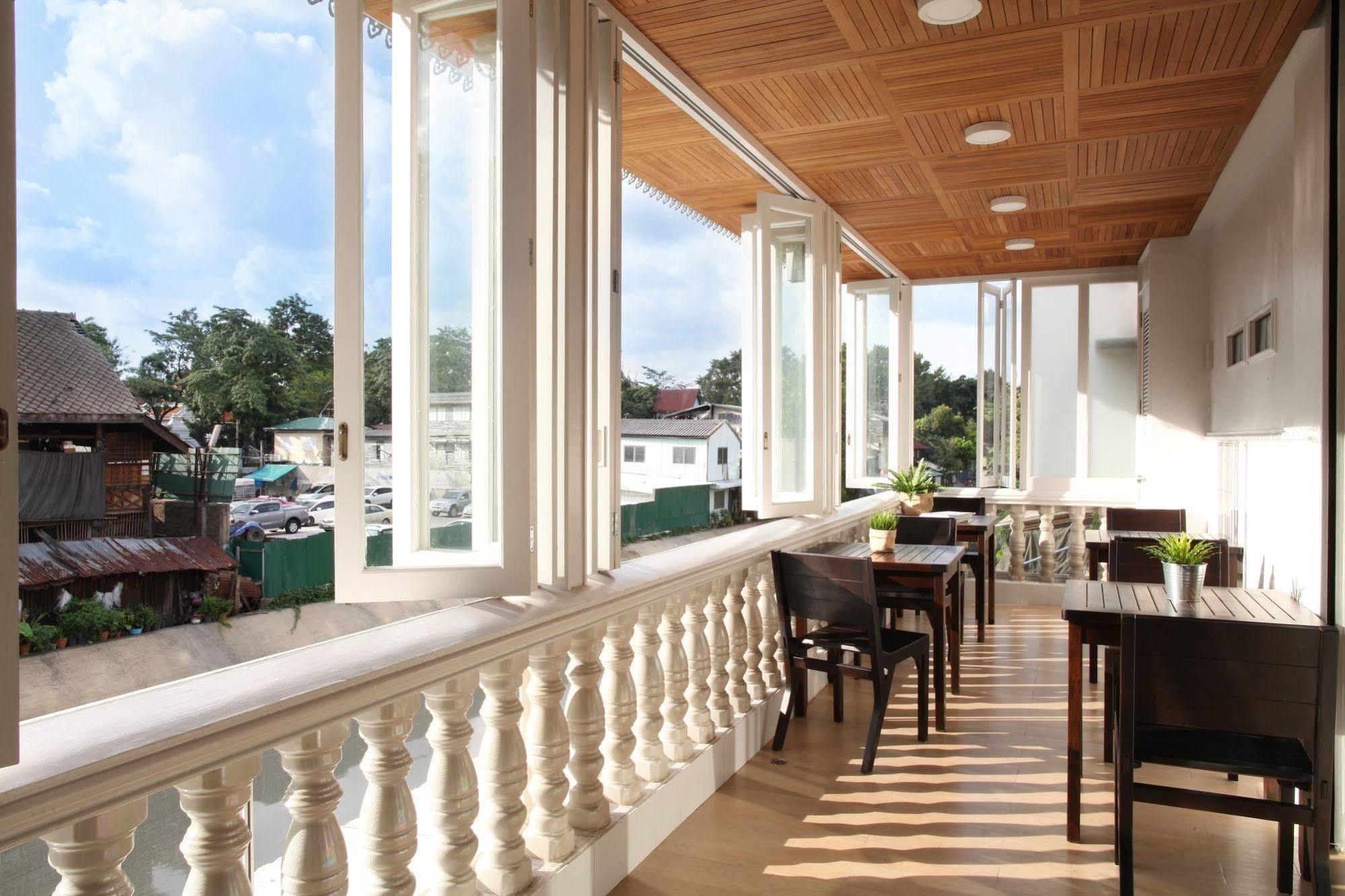 Golden Mountain Hostel Бангкок Екстер'єр фото