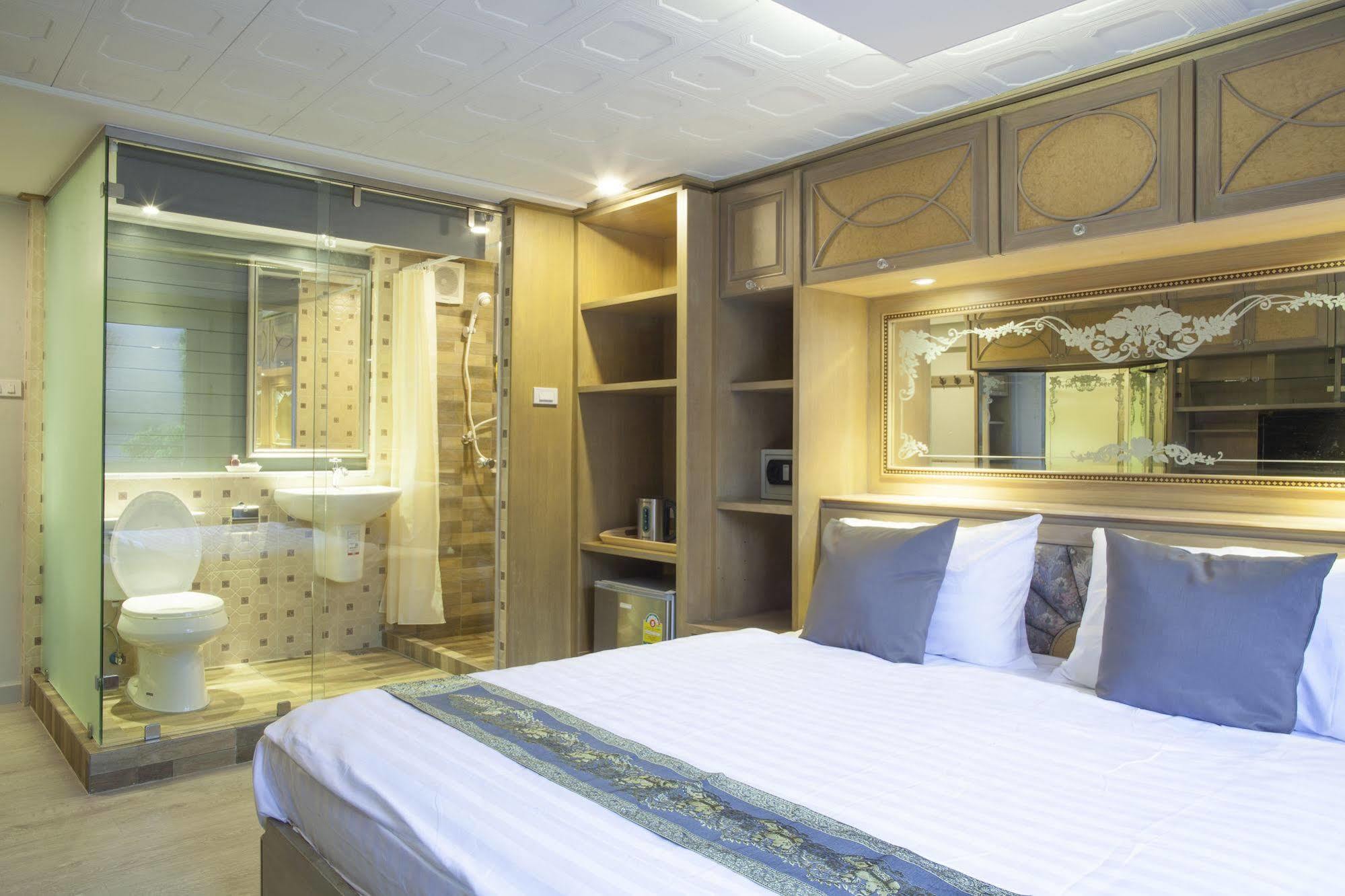Golden Mountain Hostel Бангкок Екстер'єр фото