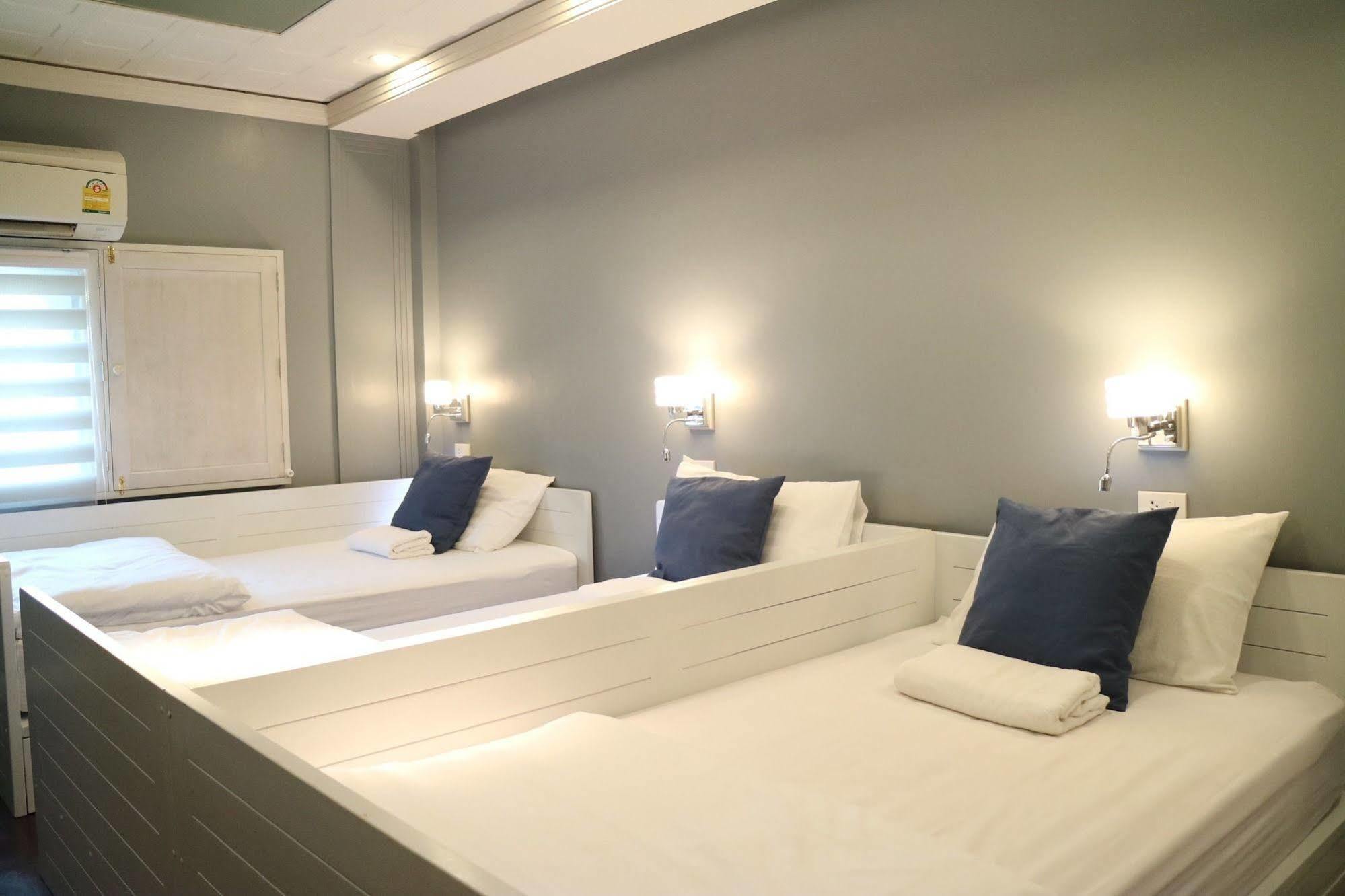 Golden Mountain Hostel Бангкок Екстер'єр фото
