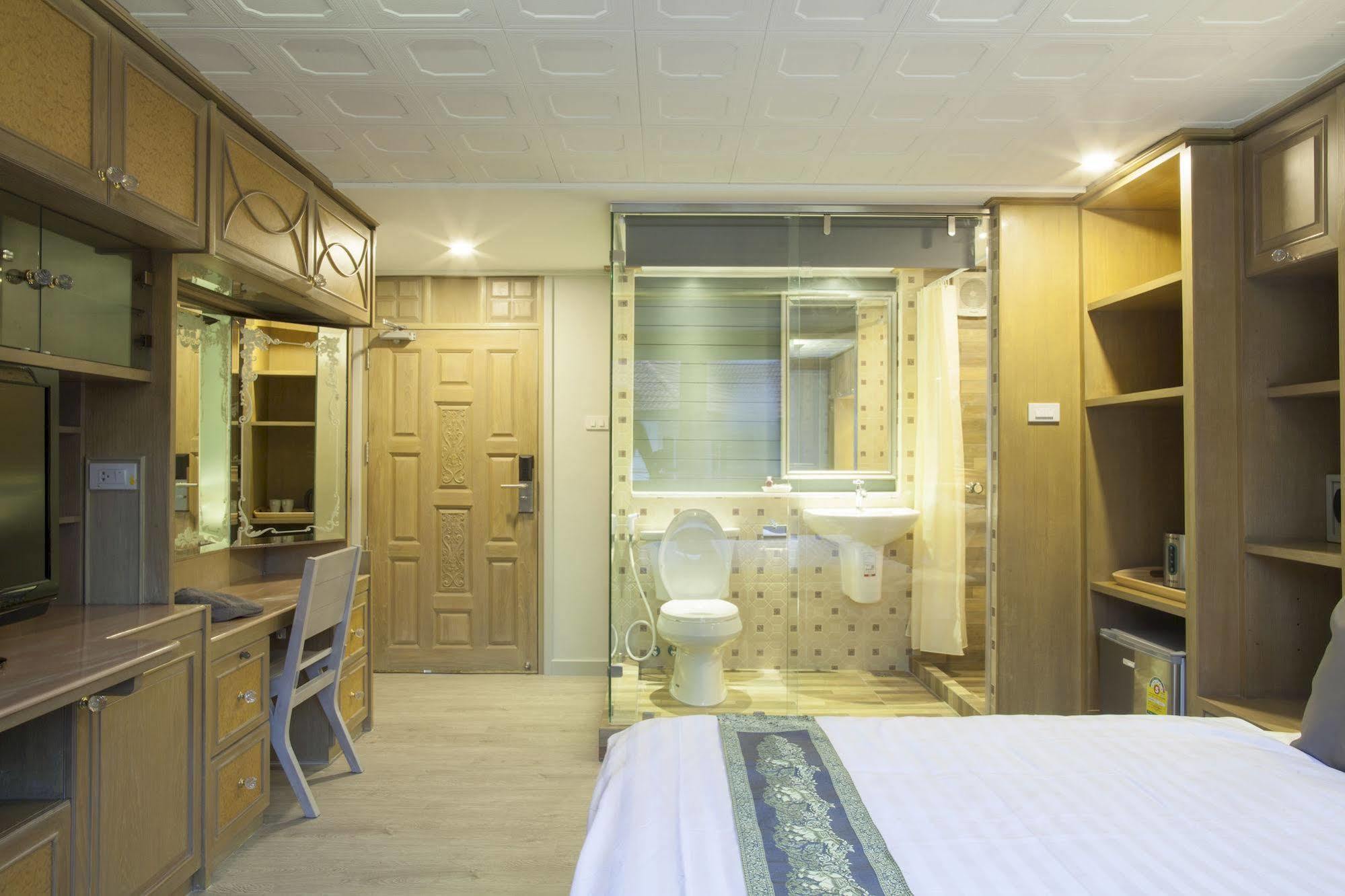 Golden Mountain Hostel Бангкок Екстер'єр фото