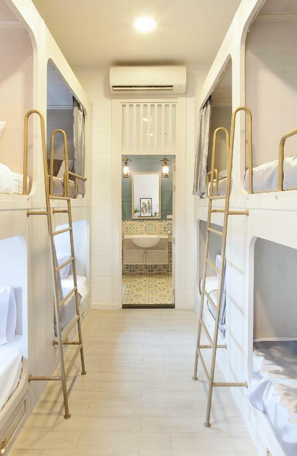 Golden Mountain Hostel Бангкок Екстер'єр фото